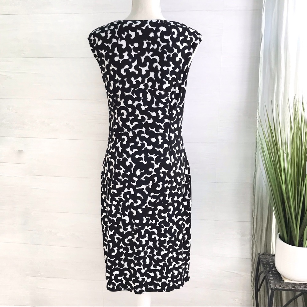 {White House Black Market} Ruched dress, sz 6 - Picture 4 of 7
